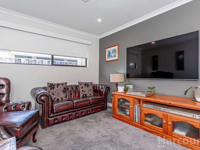 35 Tully Parade, Ellenbrook WA 6069