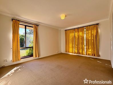 42 Stirling Close, Swan View WA 6056