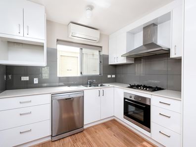 2/4 Gadsdon Street, Cottesloe WA 6011