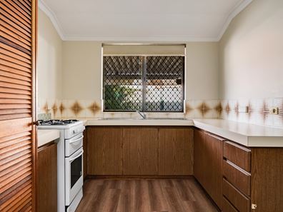 1/303 Wharf Street, Queens Park WA 6107