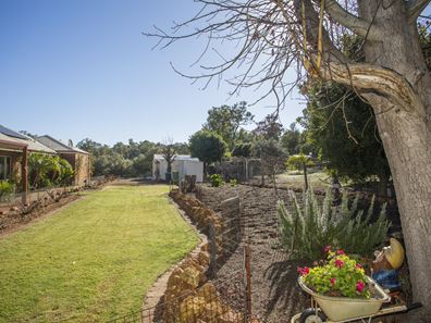 25 Chestnut Road, Jarrahdale WA 6124