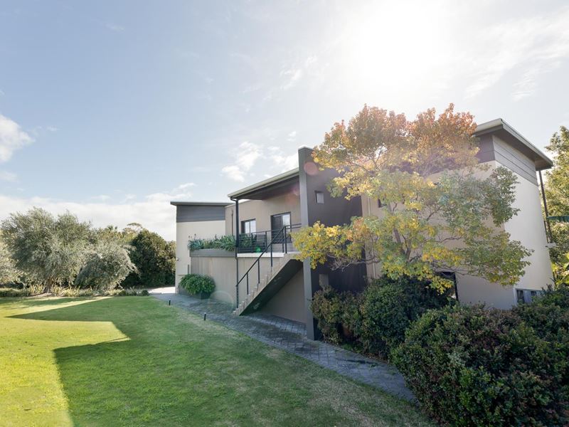 2 Chauncy Street, East Fremantle WA 6158