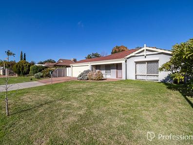 56 Strawberry Dr, Seville Grove WA 6112