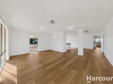 8 Eastleigh Loop, Currambine WA 6028