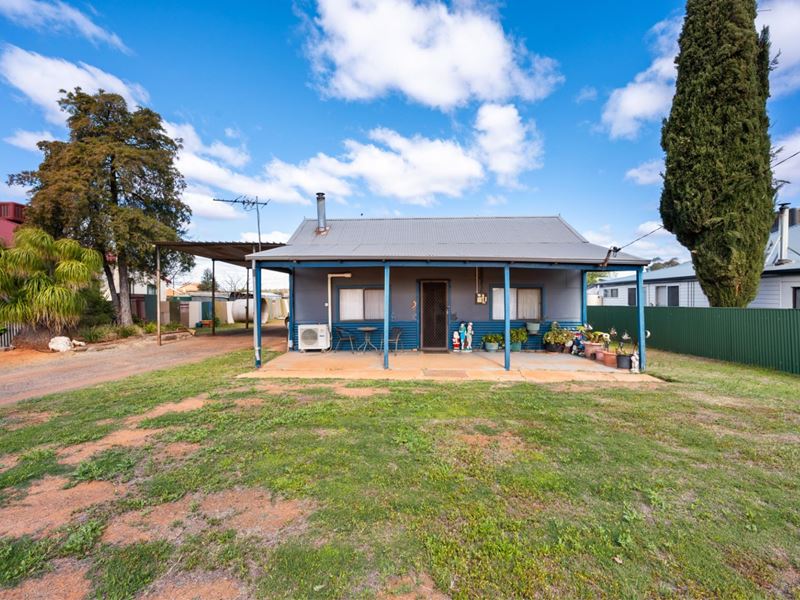 77 Lindsay Street, Coolgardie