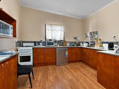 77 Lindsay Street, Coolgardie WA 6429