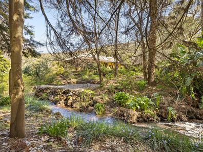 284 Aldersyde Road, Bickley WA 6076