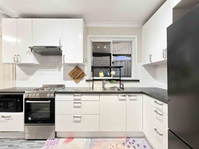 19 Parkhill Way, Wilson WA 6107