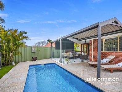 7 Boston Court, Woodvale WA 6026