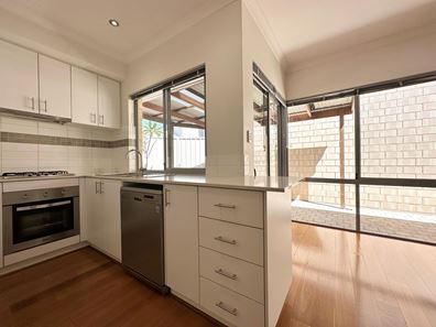 1/4 Langley Place, Innaloo WA 6018