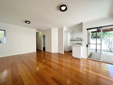 1/4 Langley Place, Innaloo WA 6018