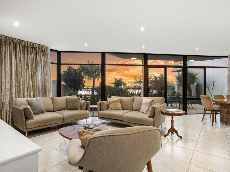 65 Canning Beach Road, Applecross WA 6153