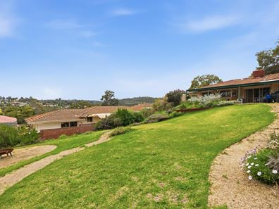 5 Carrick Road, Mount Richon WA 6112