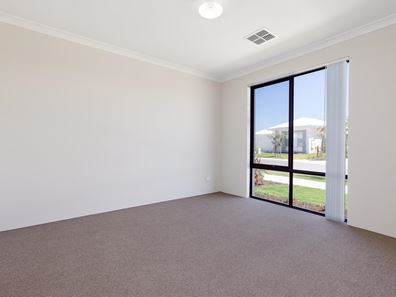 28 Leggatt Street, Eglinton WA 6034