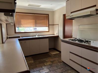 10 Cairncross Street, Beresford WA 6530