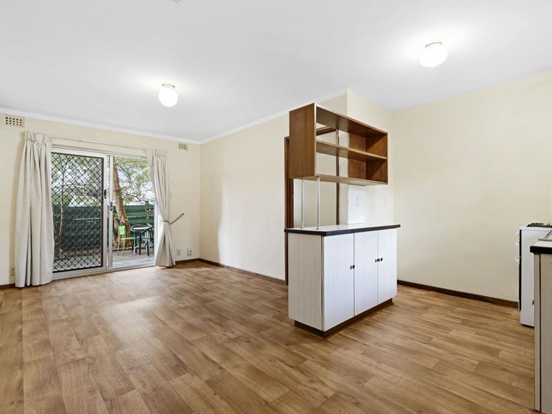 10/11 Stirling Road, Claremont