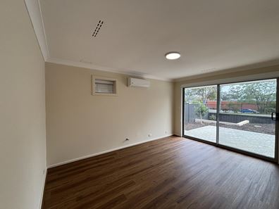 28 Calvert Way, Girrawheen WA 6064