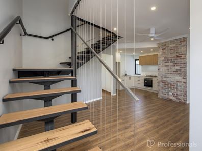 16 Derrington Crescent, Balga WA 6061
