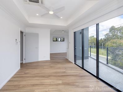 16 Derrington Crescent, Balga WA 6061