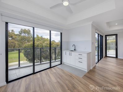 16 Derrington Crescent, Balga WA 6061