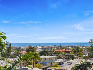 4b Cant Court, Hillarys WA 6025