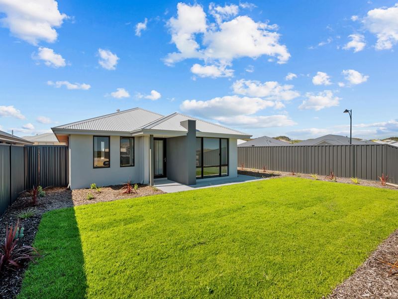 12 Nanarup Street, Two Rocks WA 6037