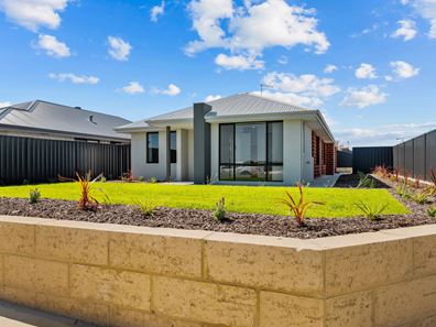 12 Nanarup Street, Two Rocks WA 6037