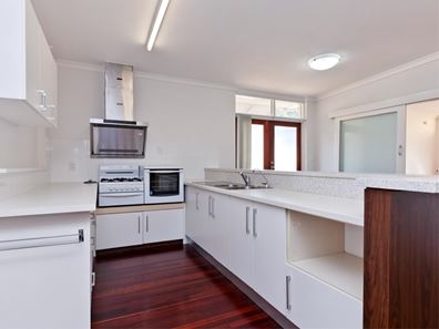 8 Kenton Street, Lynwood WA 6147