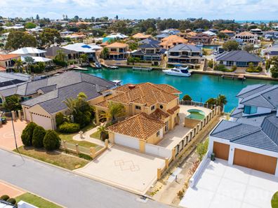 12 Solstraale Place, Halls Head WA 6210