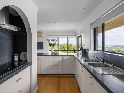 25 Catesby Street, City Beach WA 6015