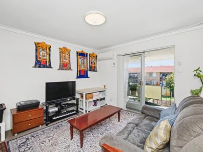 39/303 Harborne Street, Glendalough WA 6016
