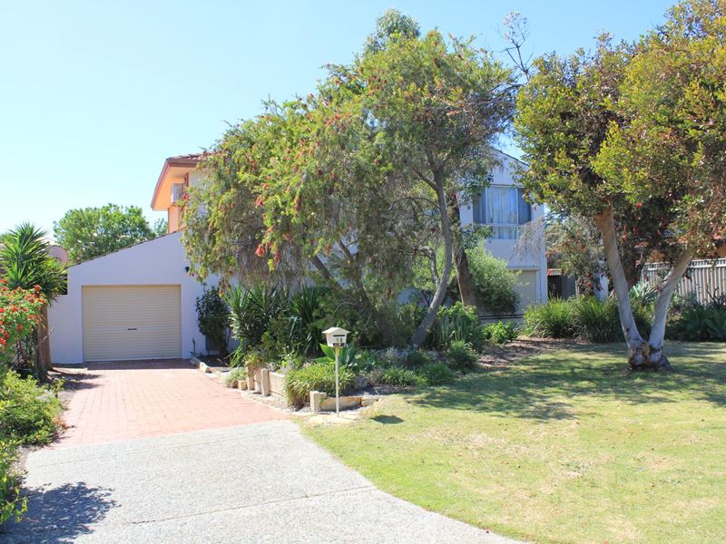 18 Venus Way, Hillarys WA 6025