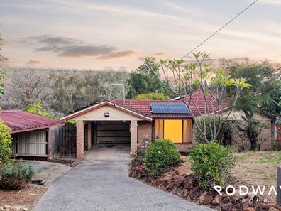 64 Amethyst Crescent, Mount Richon WA 6112
