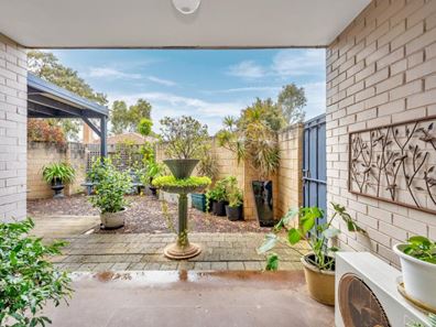 28/2 Pengilly Road, Orelia WA 6167