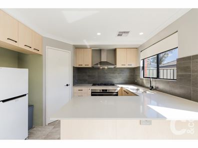 321 Lambeth Circle, Wellard WA 6170