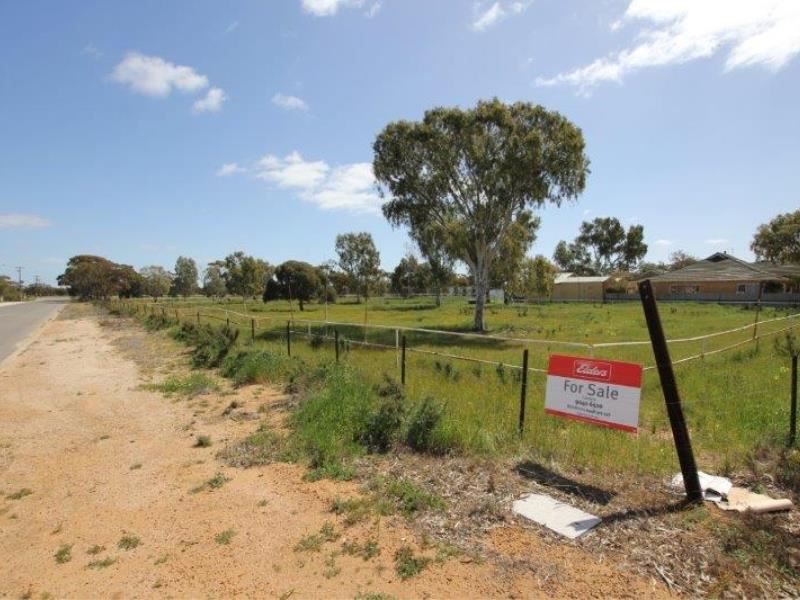 65 Bates Street, Merredin