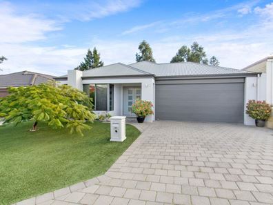 11 Fairvale Bend, Madeley WA 6065
