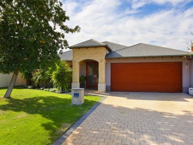 15 Backshall Pl, Wanneroo WA 6065