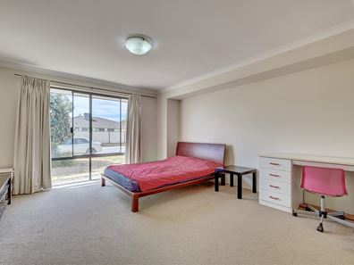 4 Woodside Loop, Beckenham WA 6107