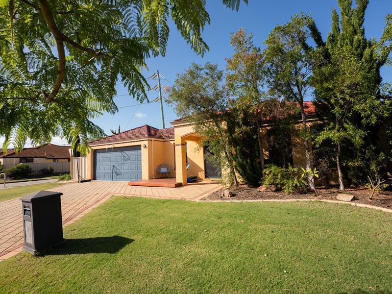 24 Packenham Promenade, Canning Vale