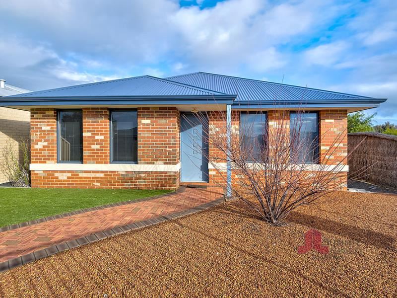 62 Murtin Road, Dalyellup WA 6230