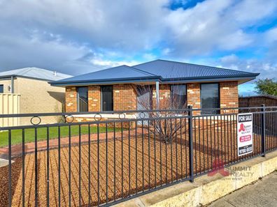 62 Murtin Road, Dalyellup WA 6230