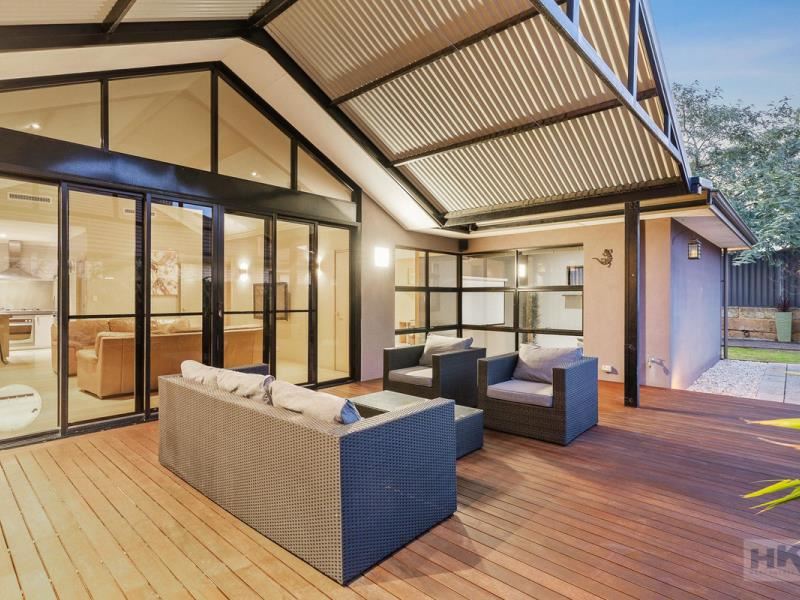 15 Wexcombe Way, Aveley WA 6069