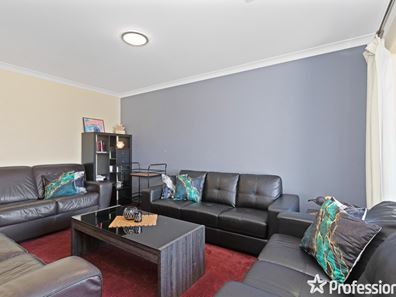 96 Waterfoot Loop, Canning Vale WA 6155
