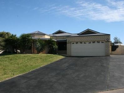 1 Bluewater Close, Drummond Cove WA 6532