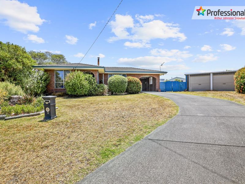 3 Ash Way, Mckail