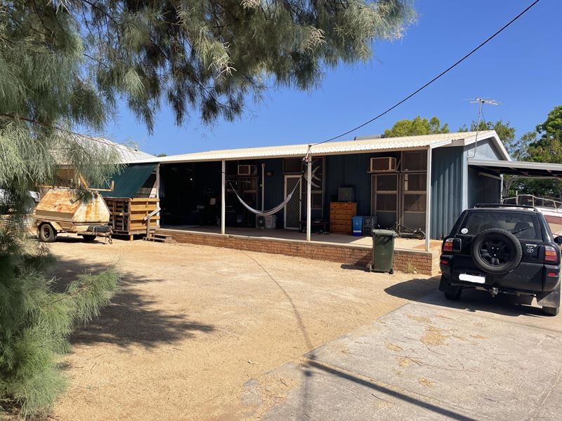 2/15 King Place, Exmouth
