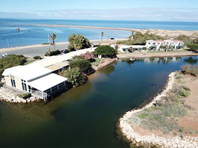 1310 Pelican Point Road, Babbage Island
