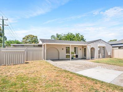 2 Currawong Way, Thornlie WA 6108