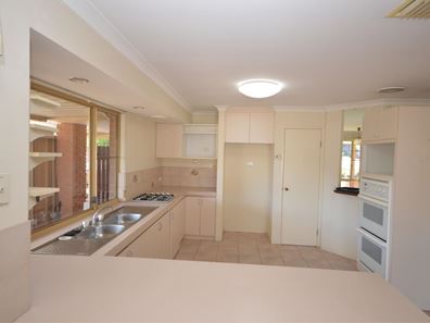 1 Malabor Mews, Halls Head WA 6210